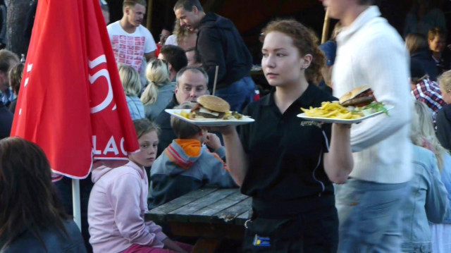 Stillbild ur film av Magdalena Dziurlikowska och Niklas Rydén